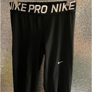 Nike pro leggings🖤